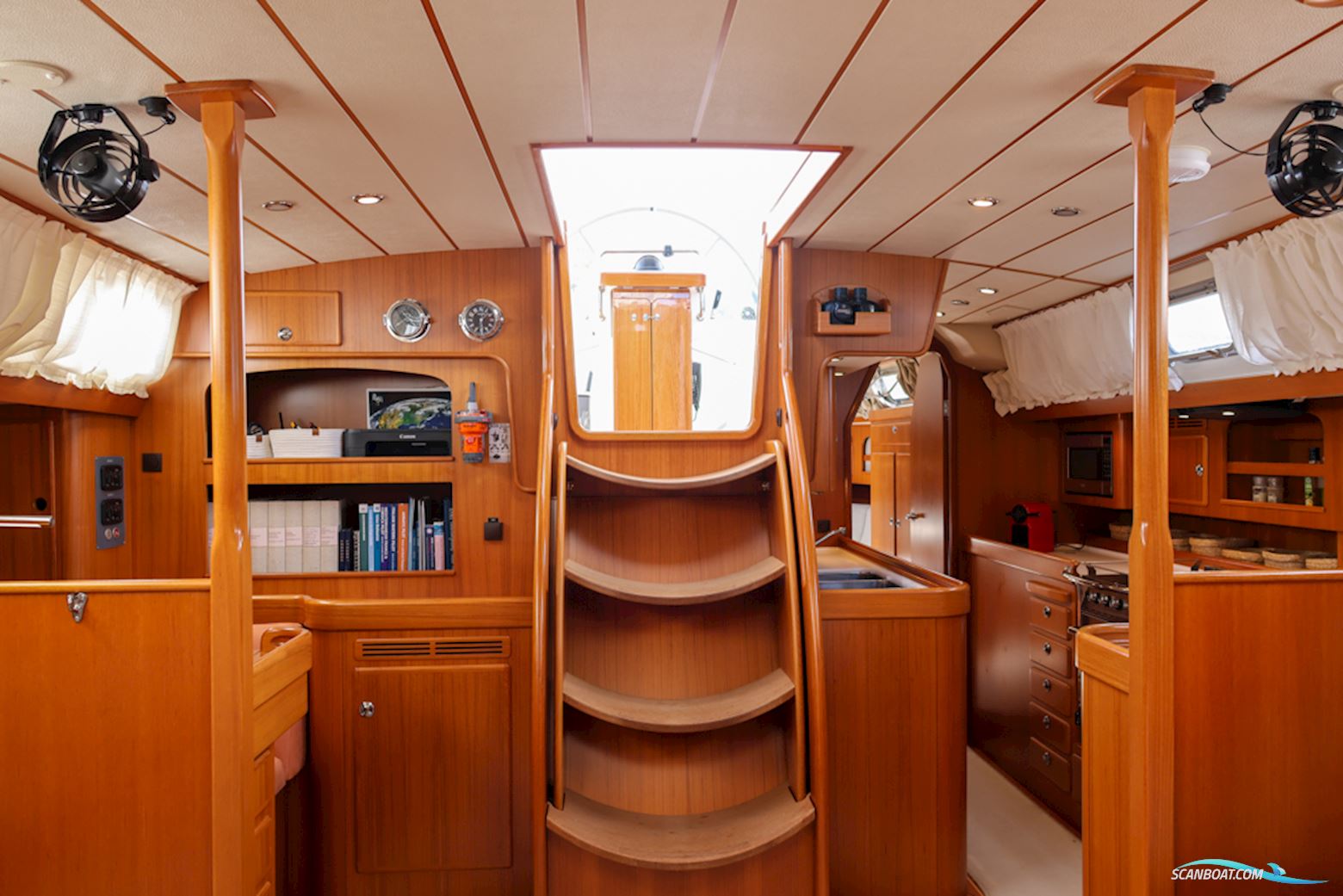 Hallberg-Rassy 54