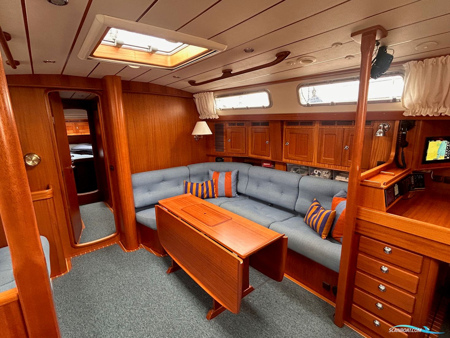Hallberg-Rassy 54