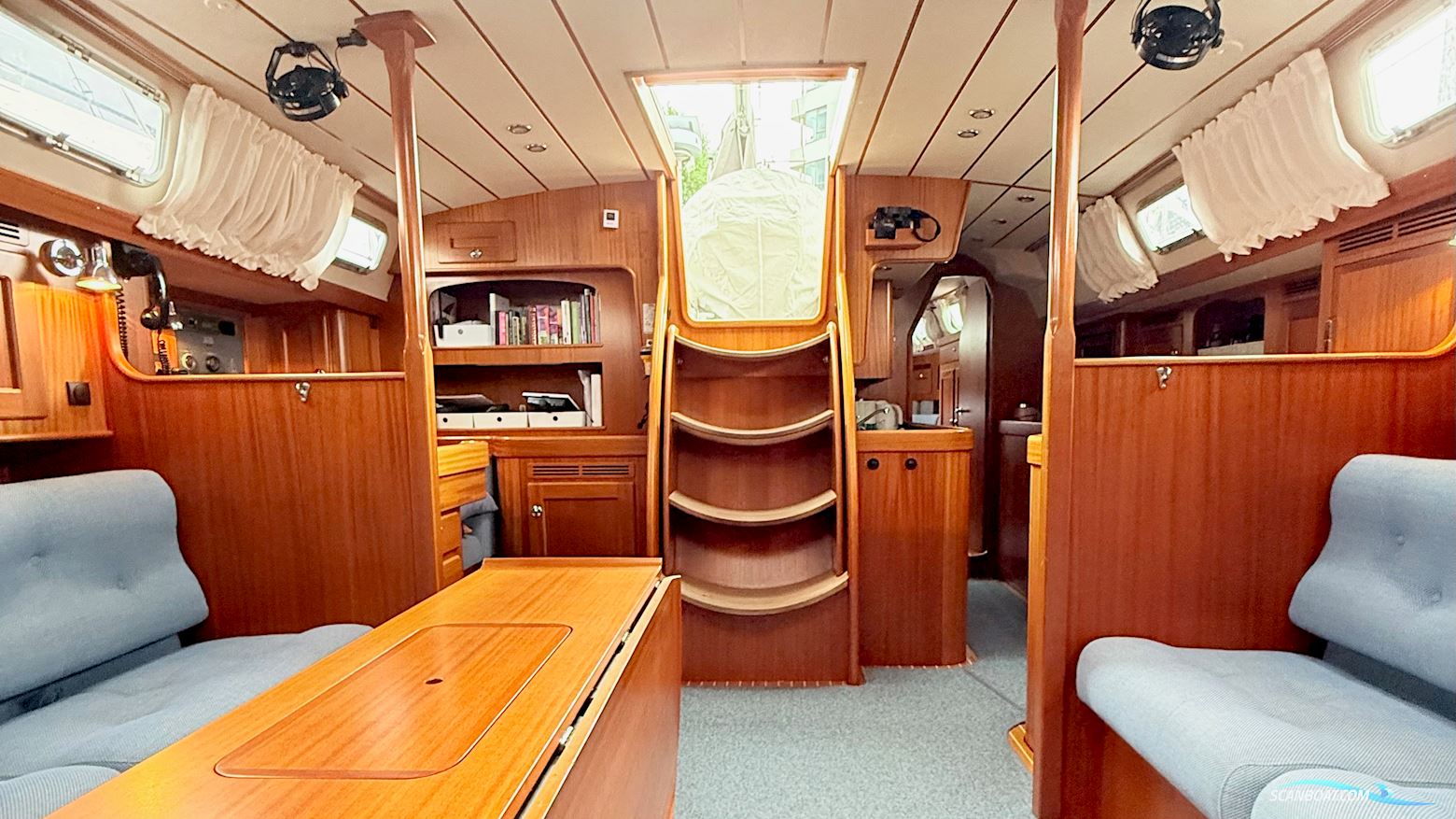 Hallberg-Rassy 54