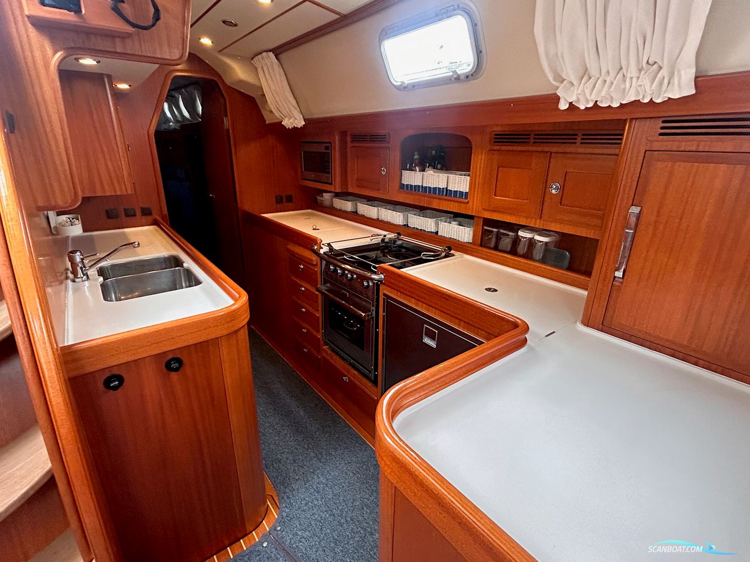 Hallberg-Rassy 54
