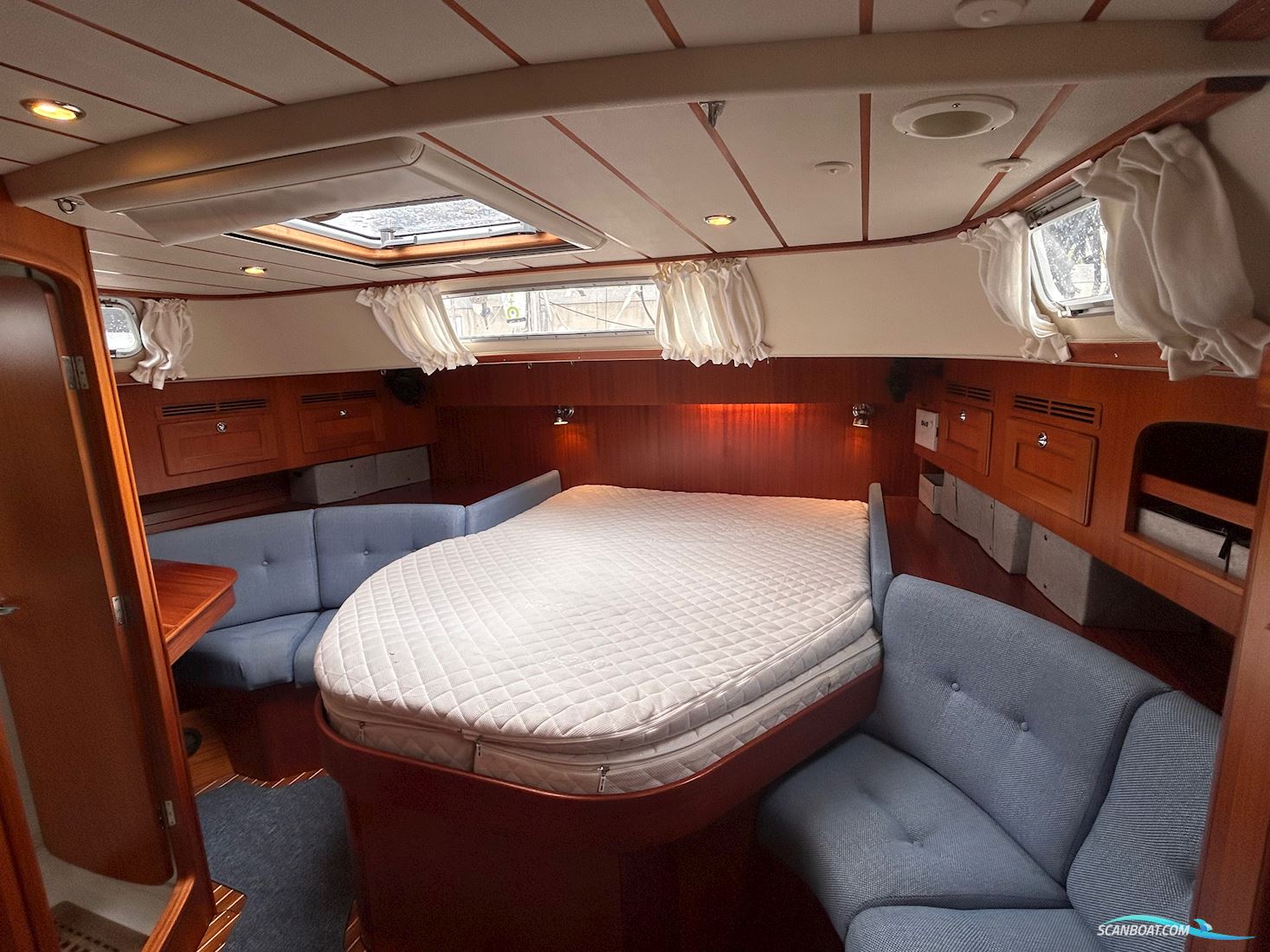 Hallberg-Rassy 54