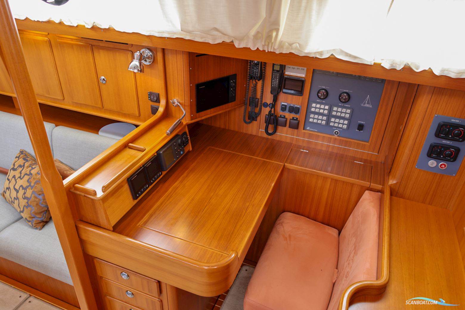 Hallberg-Rassy 54