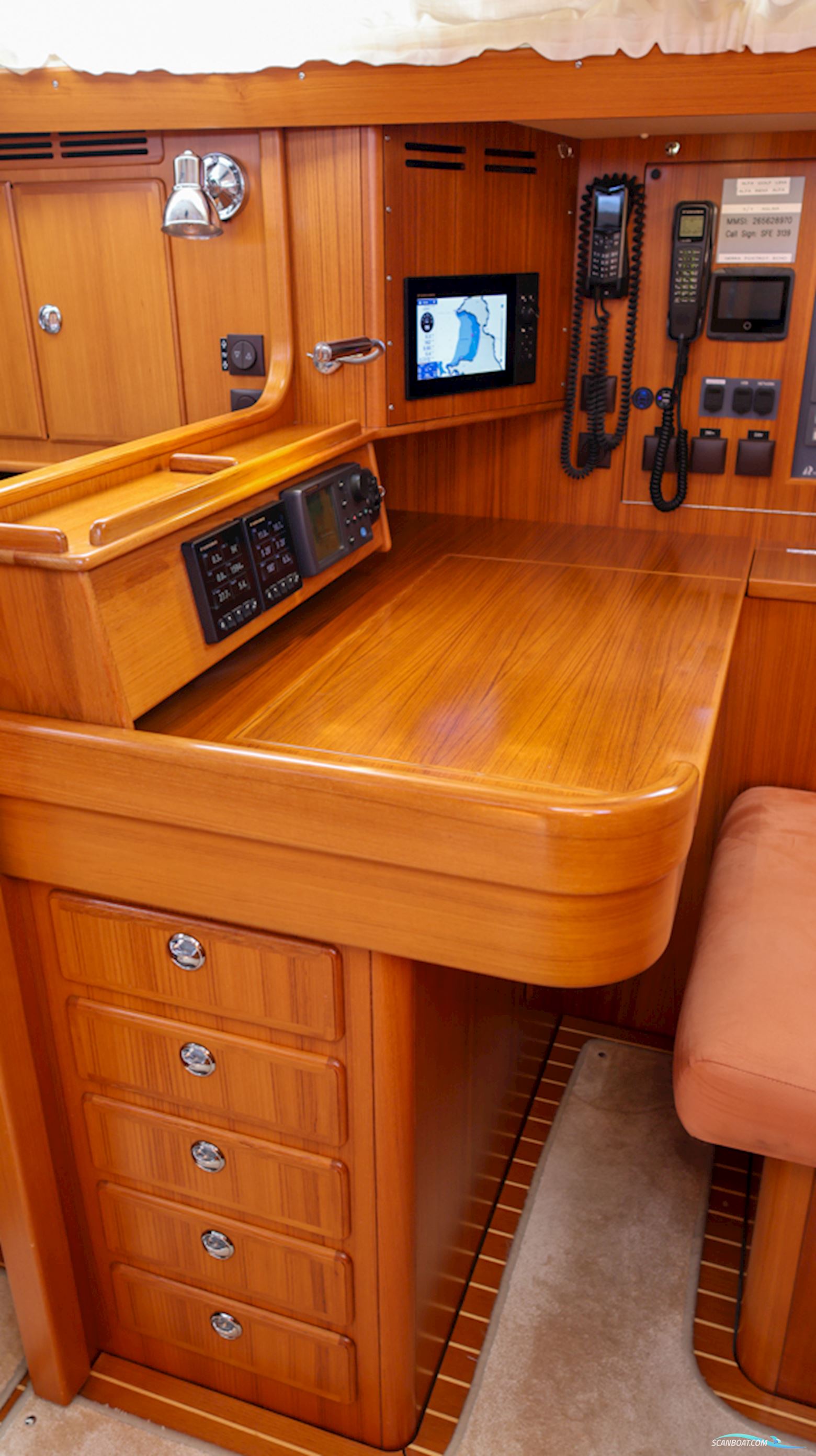 Hallberg-Rassy 54
