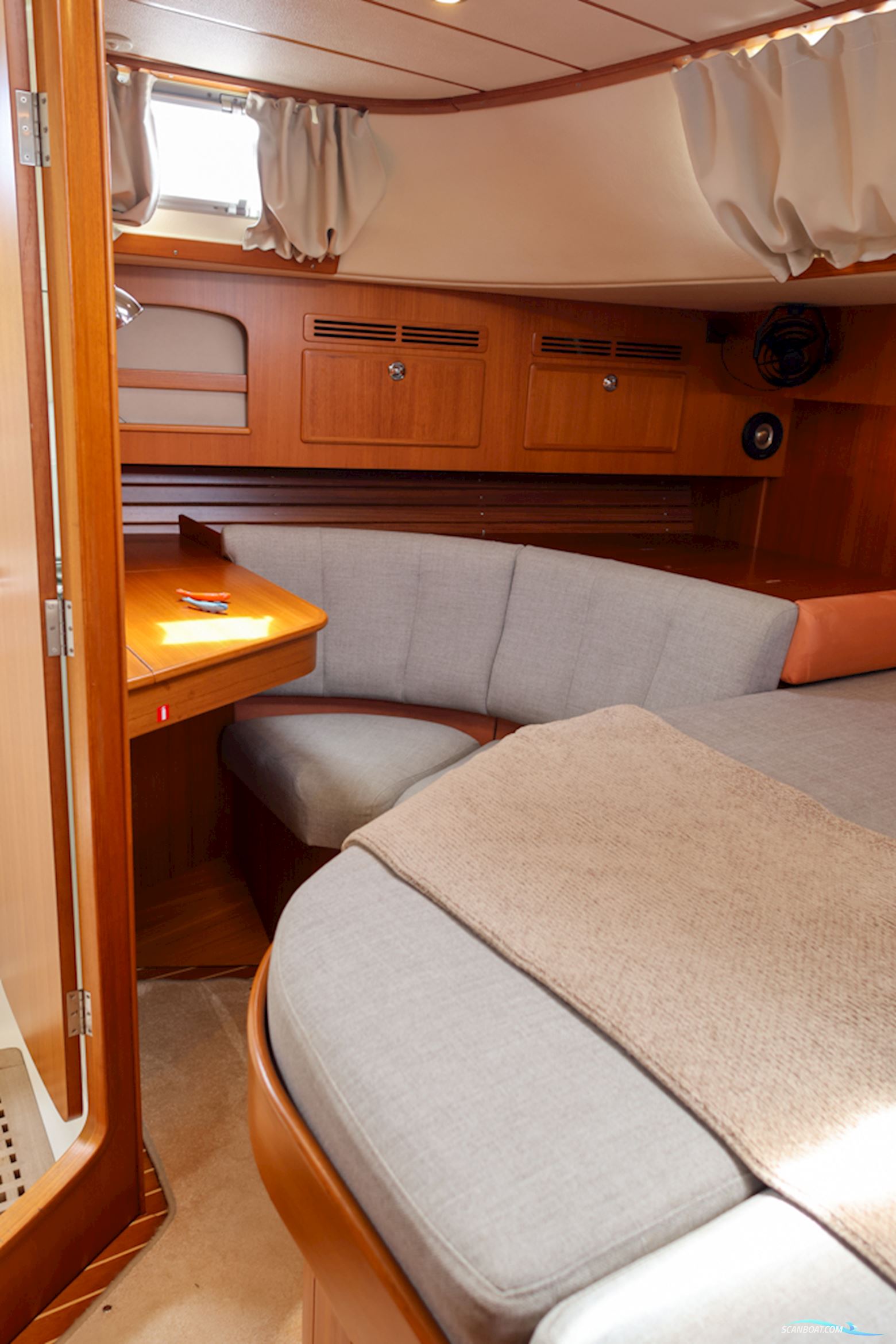 Hallberg-Rassy 54