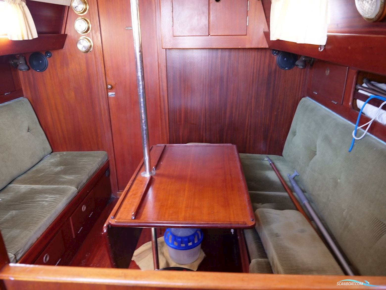 Hallberg Rassy Mistral 33