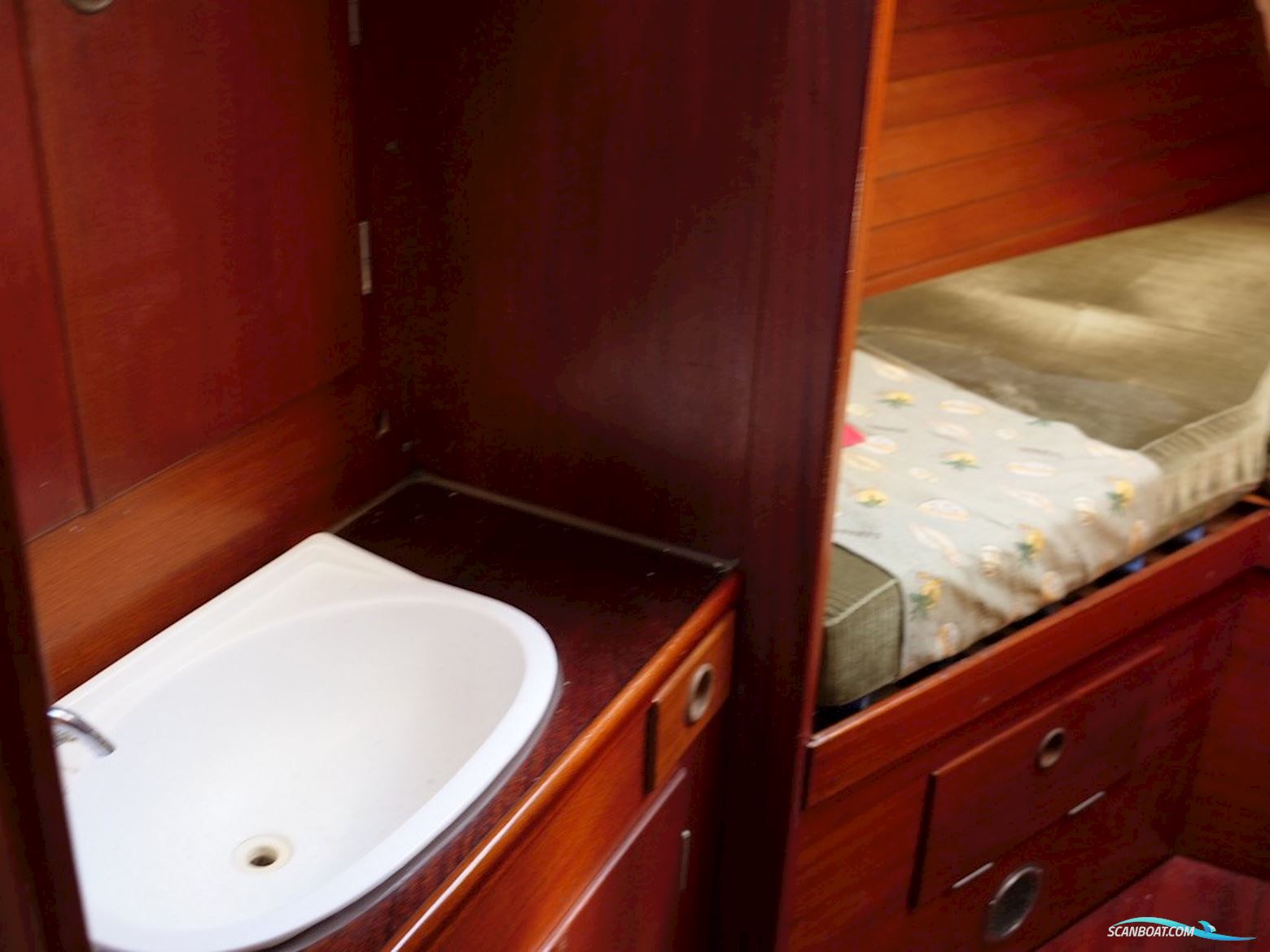 Hallberg Rassy Mistral 33