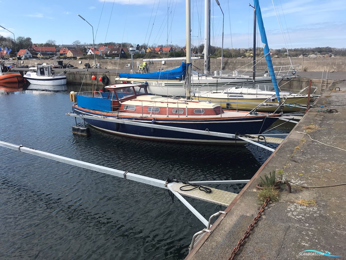 Hallberg Rassy Mistral 33