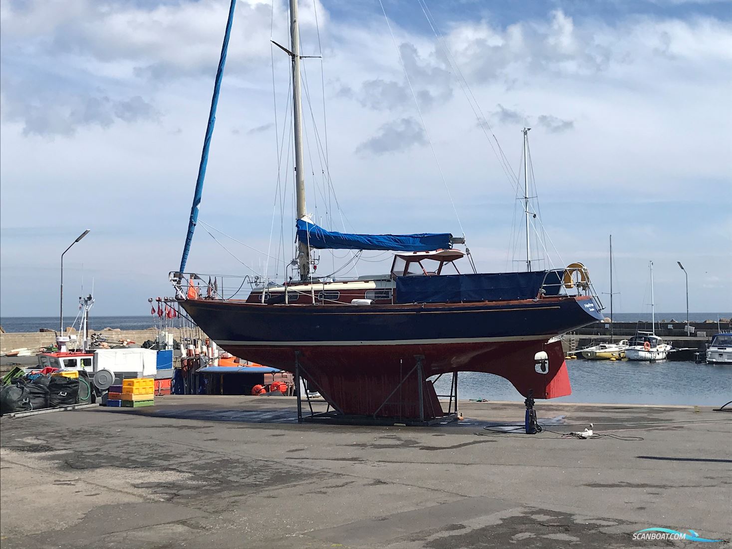 Hallberg Rassy Mistral 33