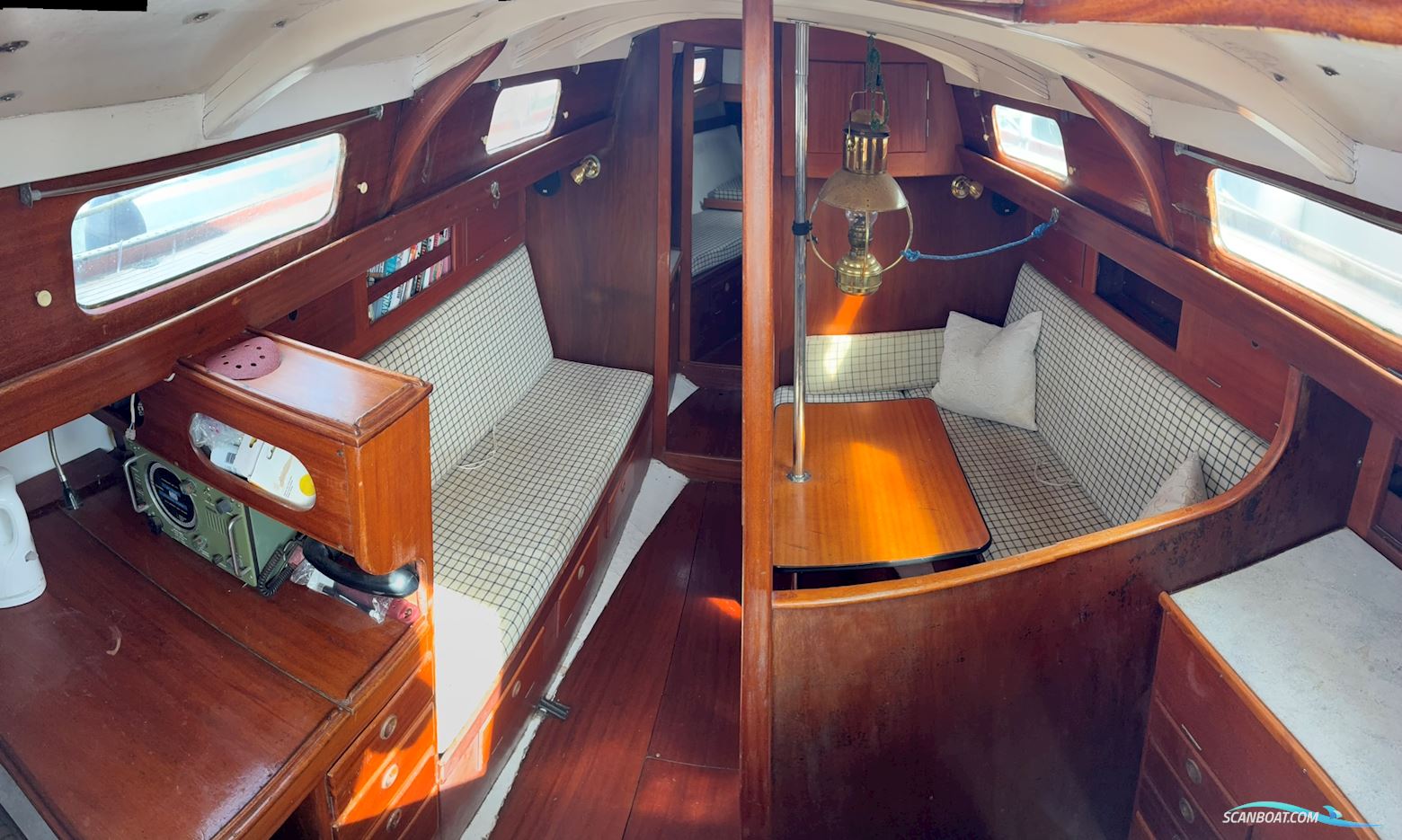 Hallberg Rassy Mistral 33