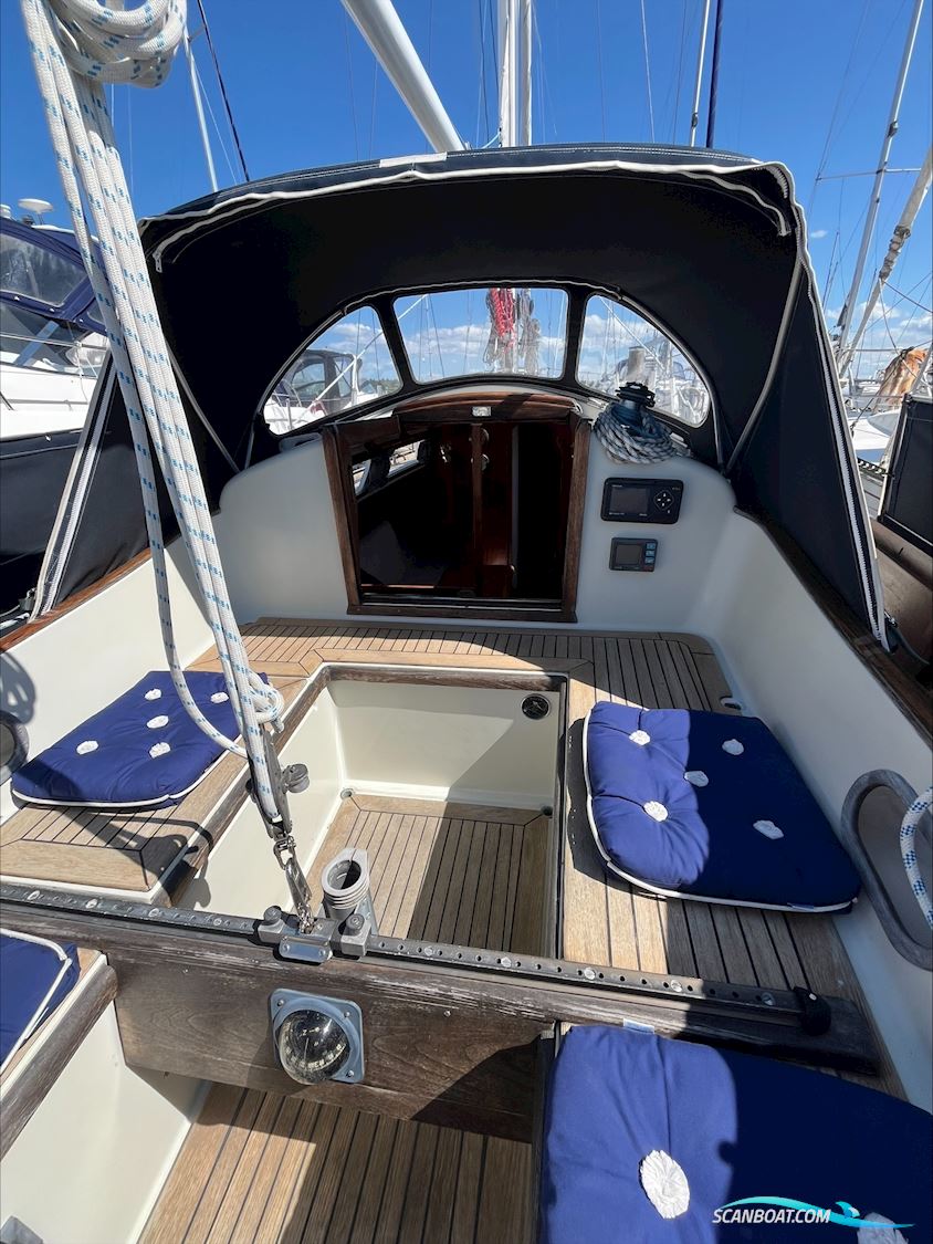 Hallberg-Rassy Mistress 32