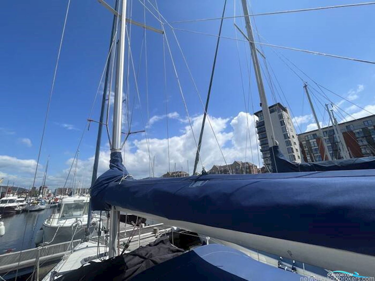 Hanse 301