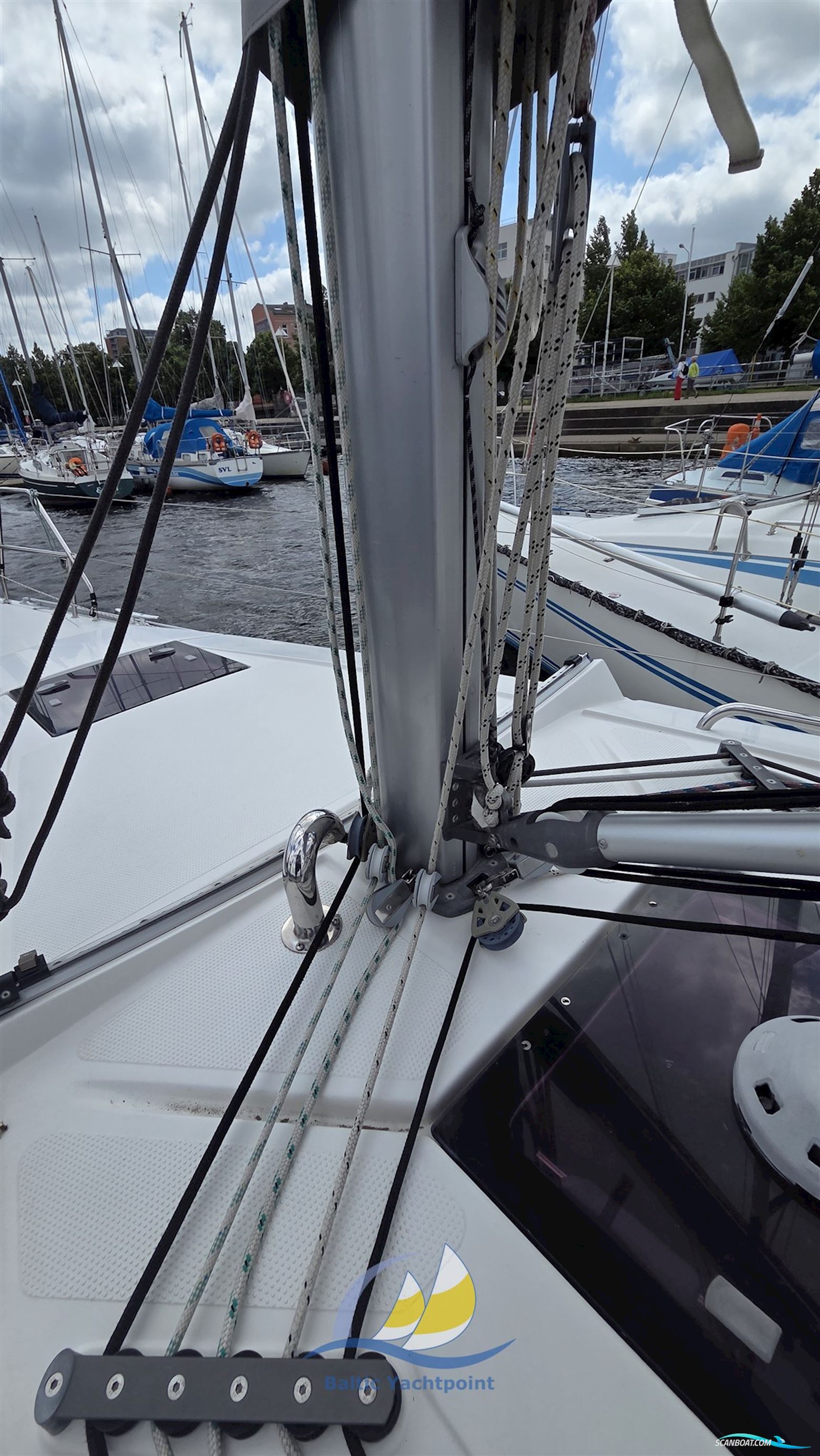 Hanse 320