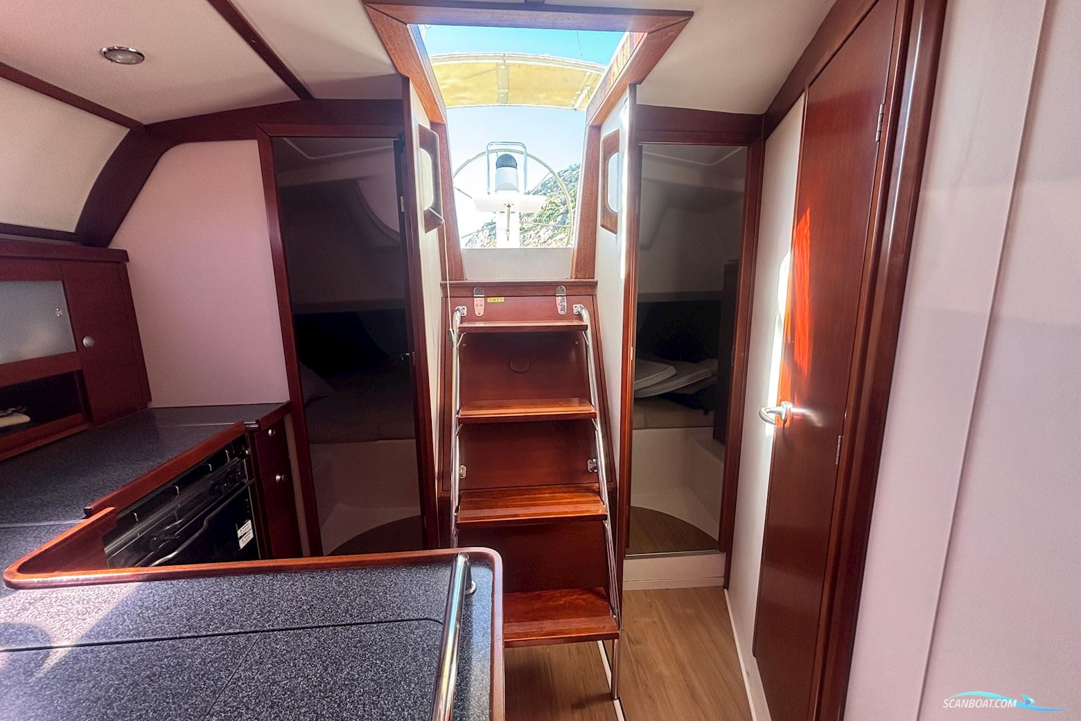 Hanse 370