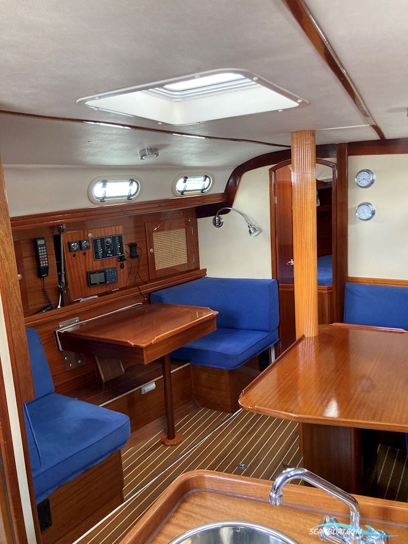 Hanse 371