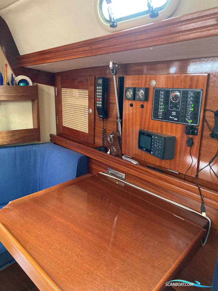 Hanse 371