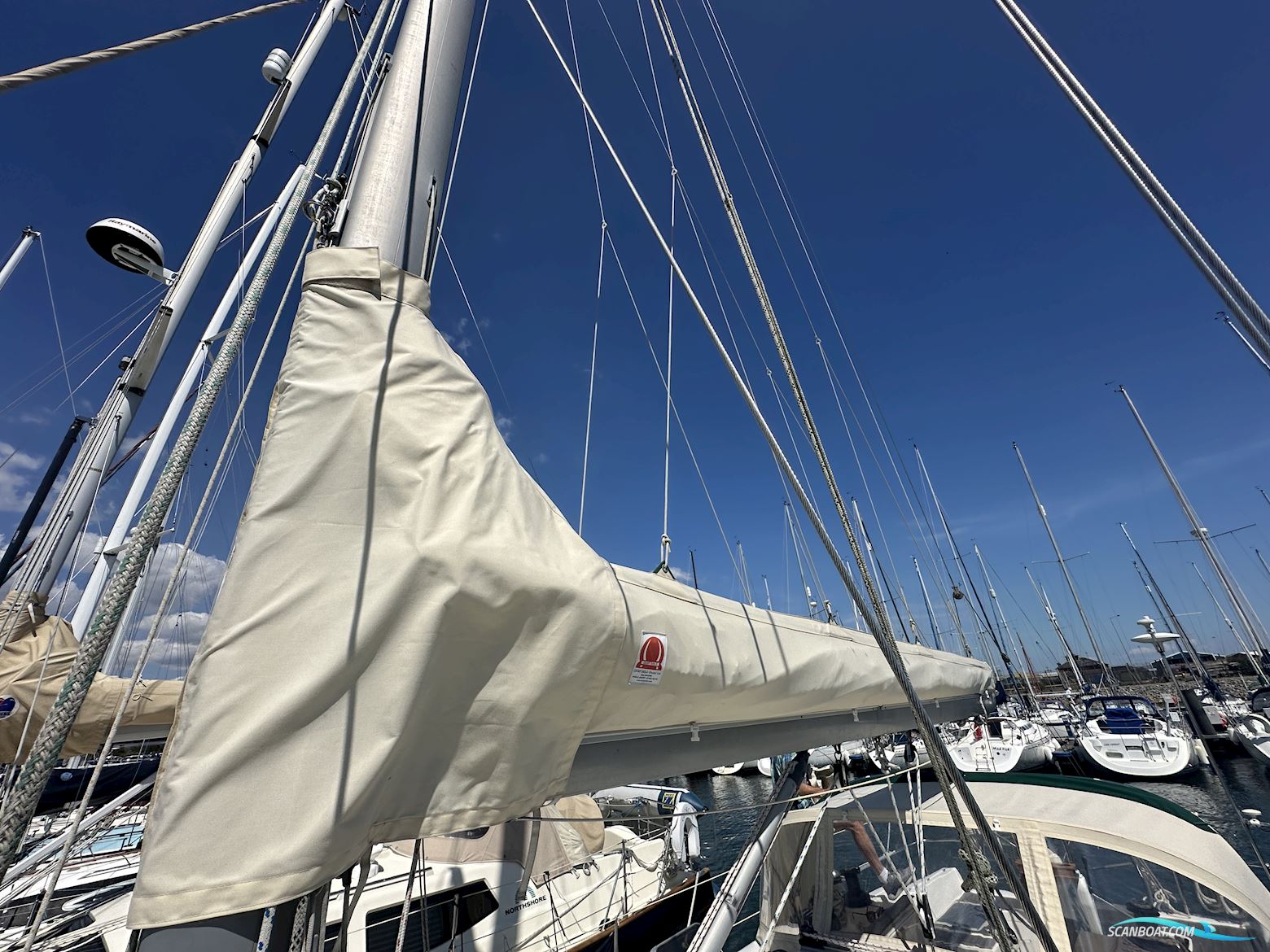 Hanse 371
