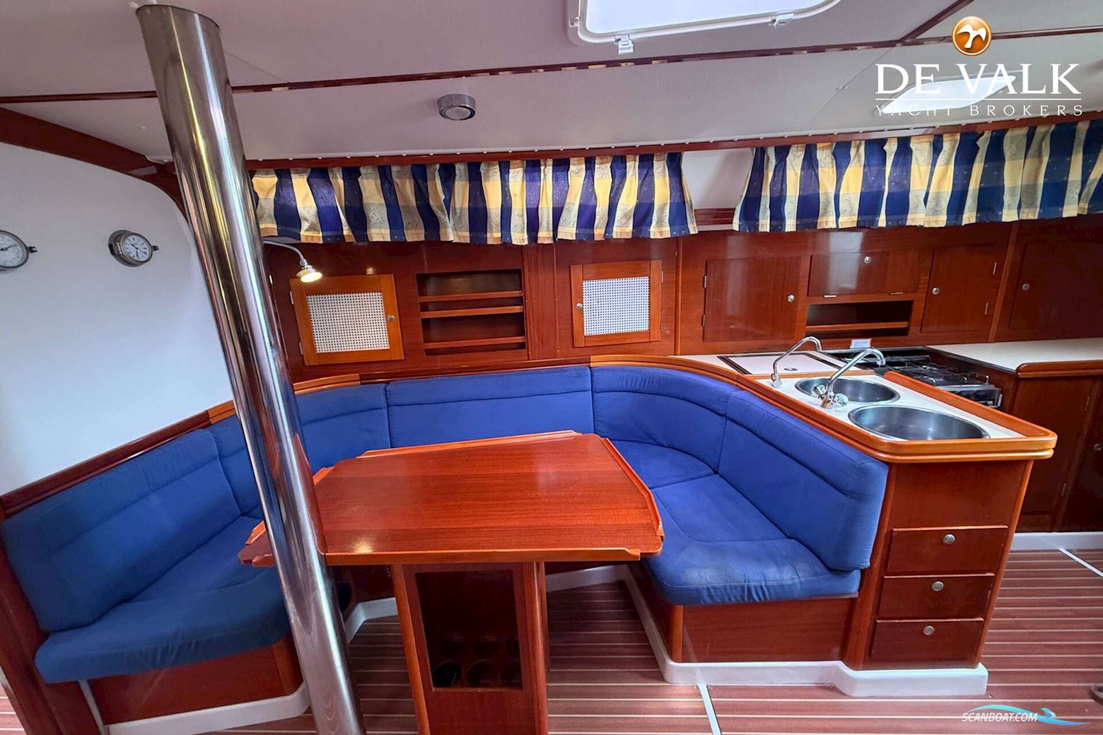 Hanse 371