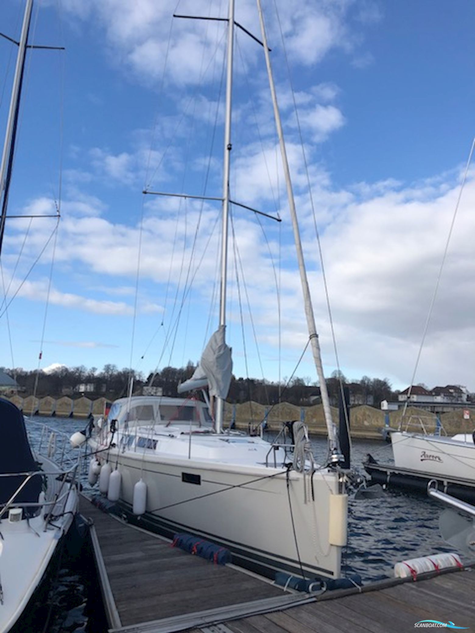 Hanse 385