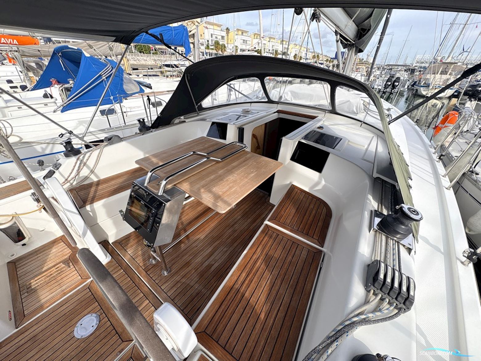 Hanse 385