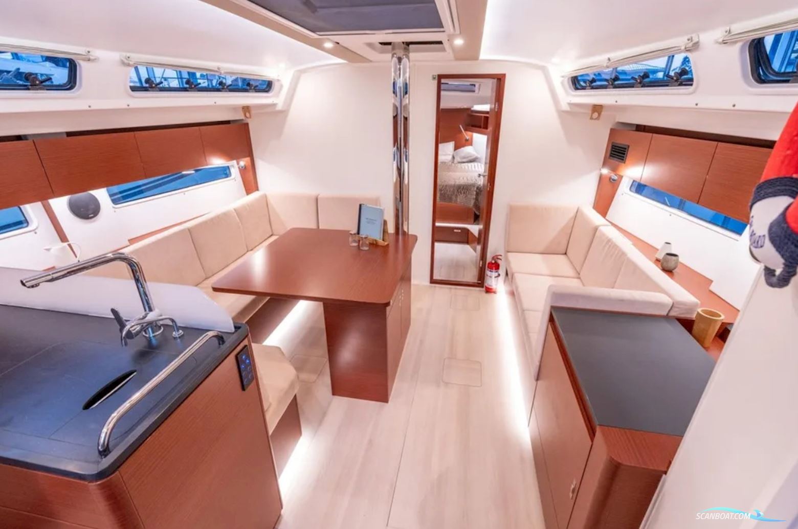 Hanse 410