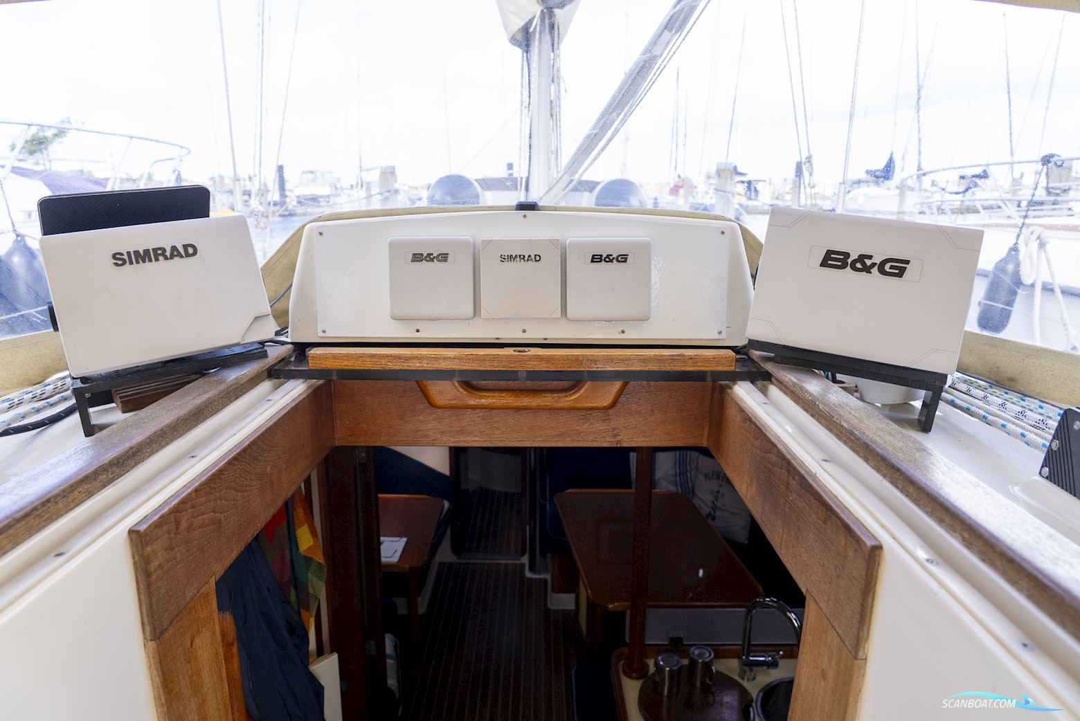 Hanse 411
