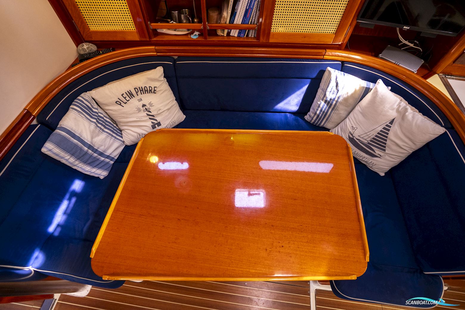 Hanse 411