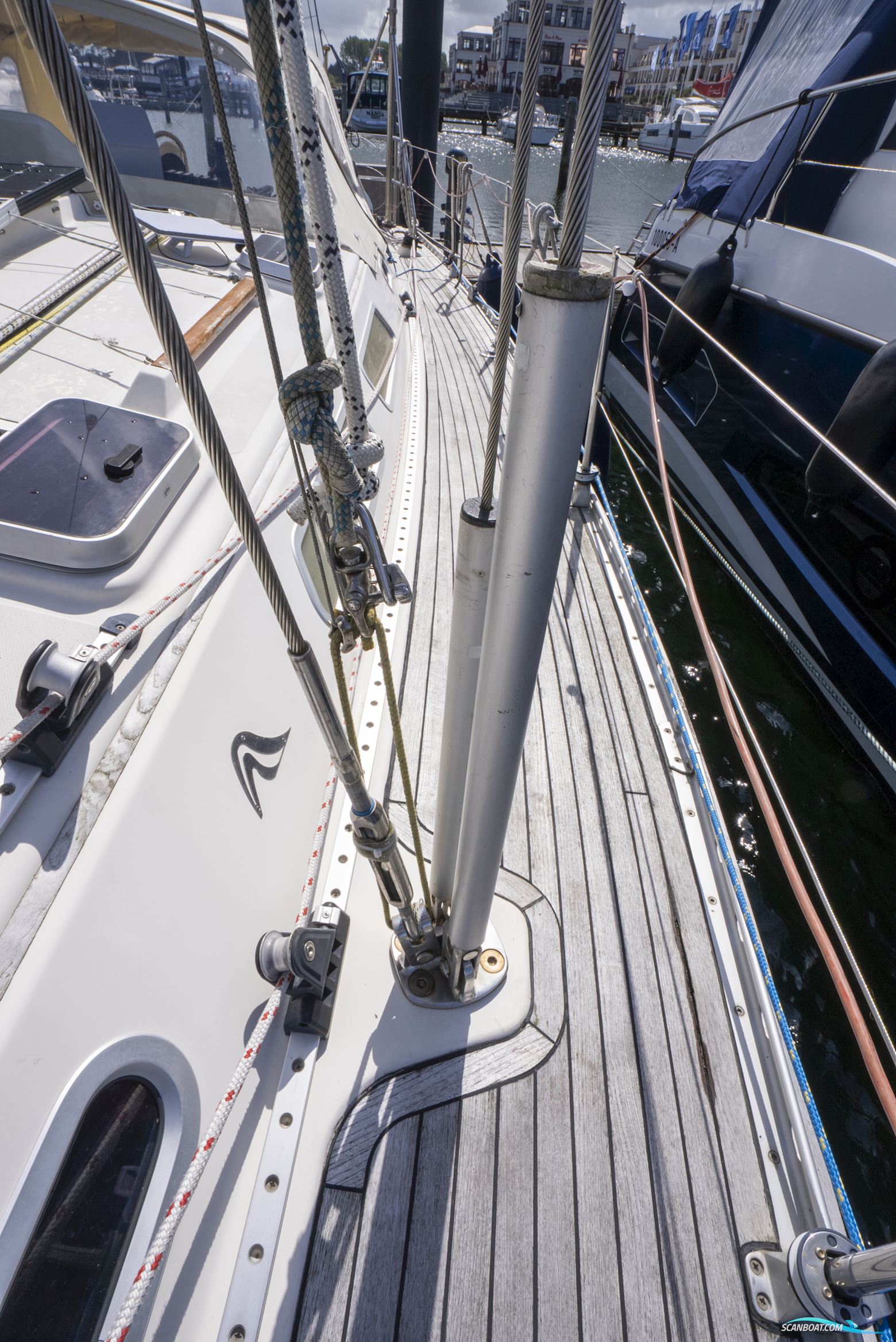 Hanse 411