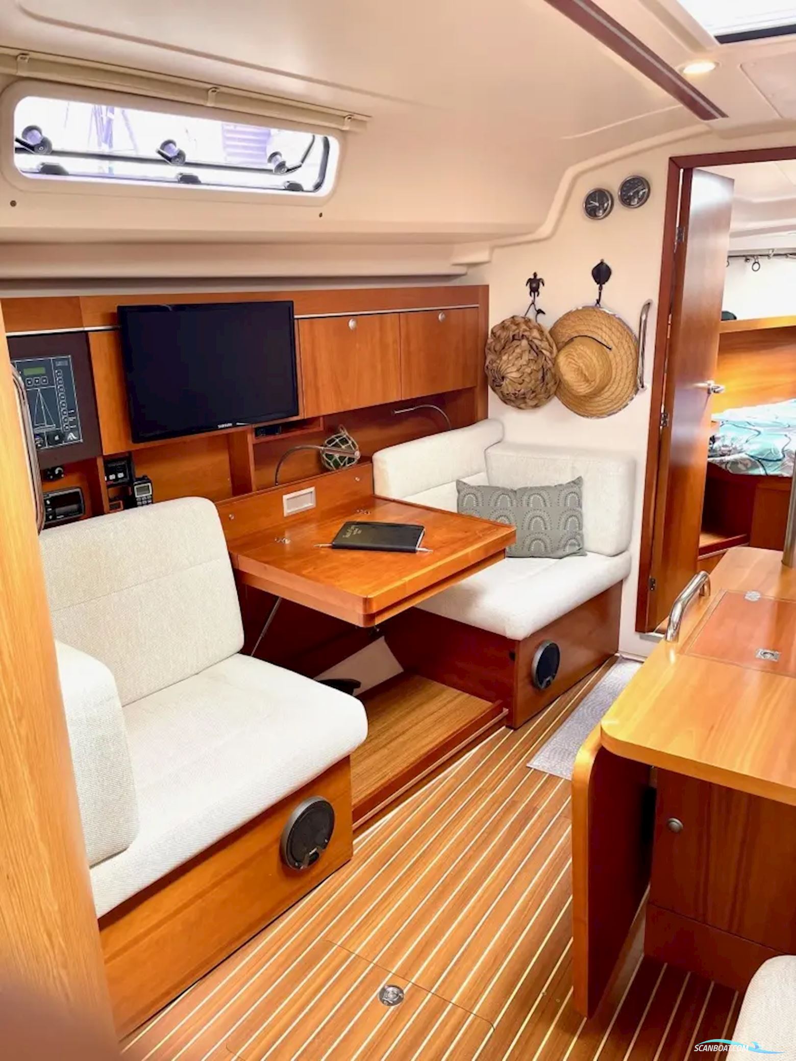 Hanse 415