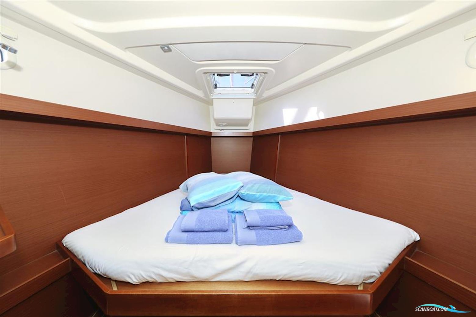 Hanse 415