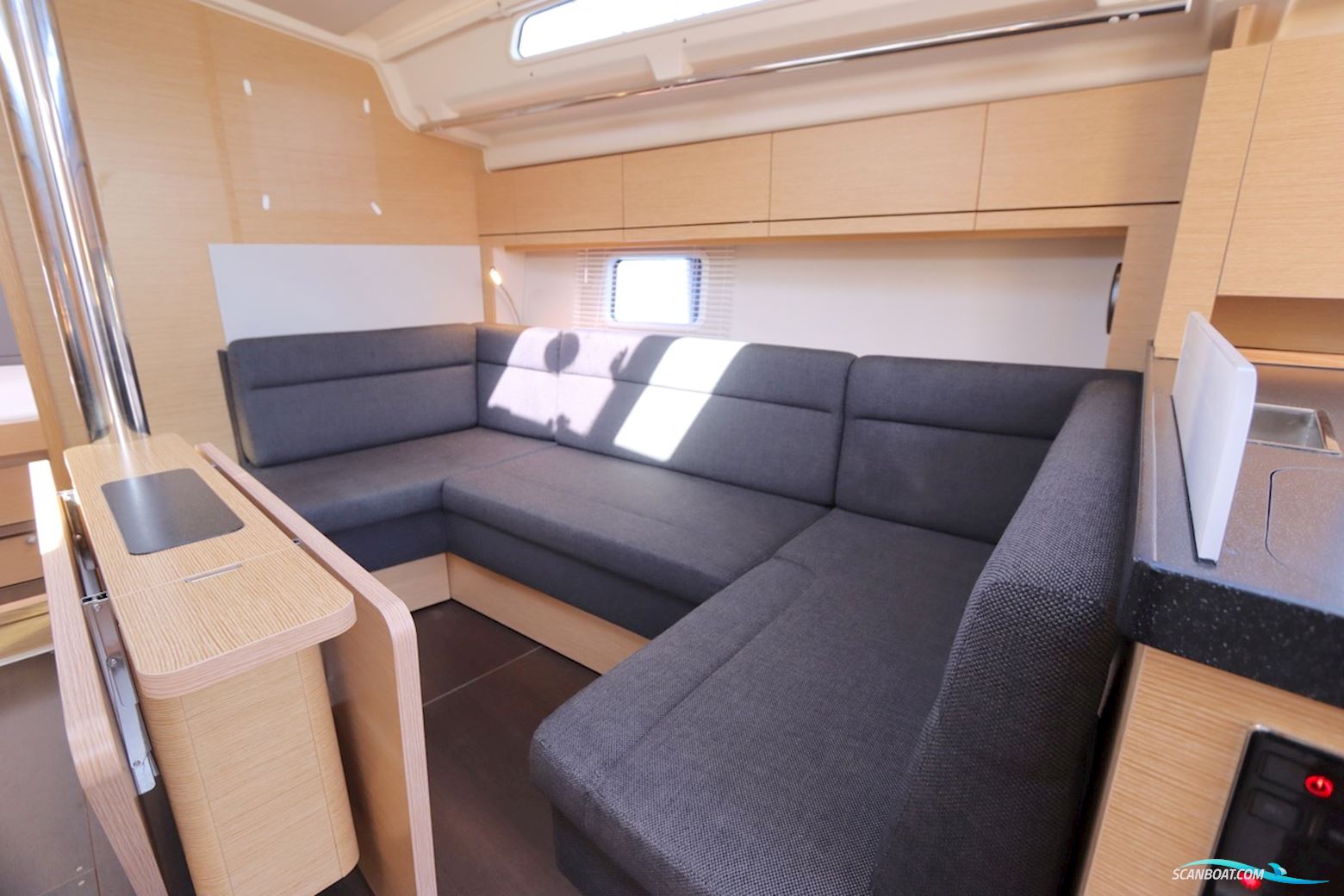 Hanse 418