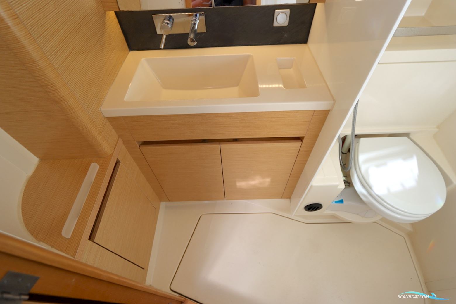 Hanse 418
