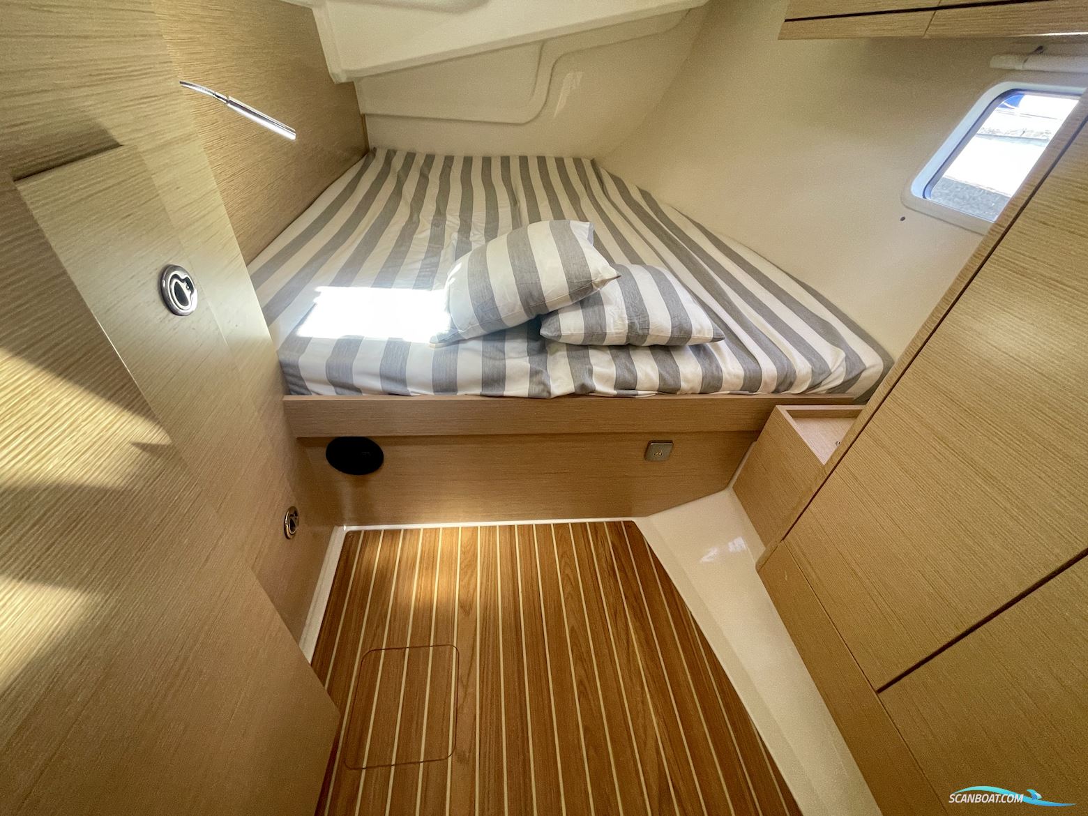 Hanse 418
