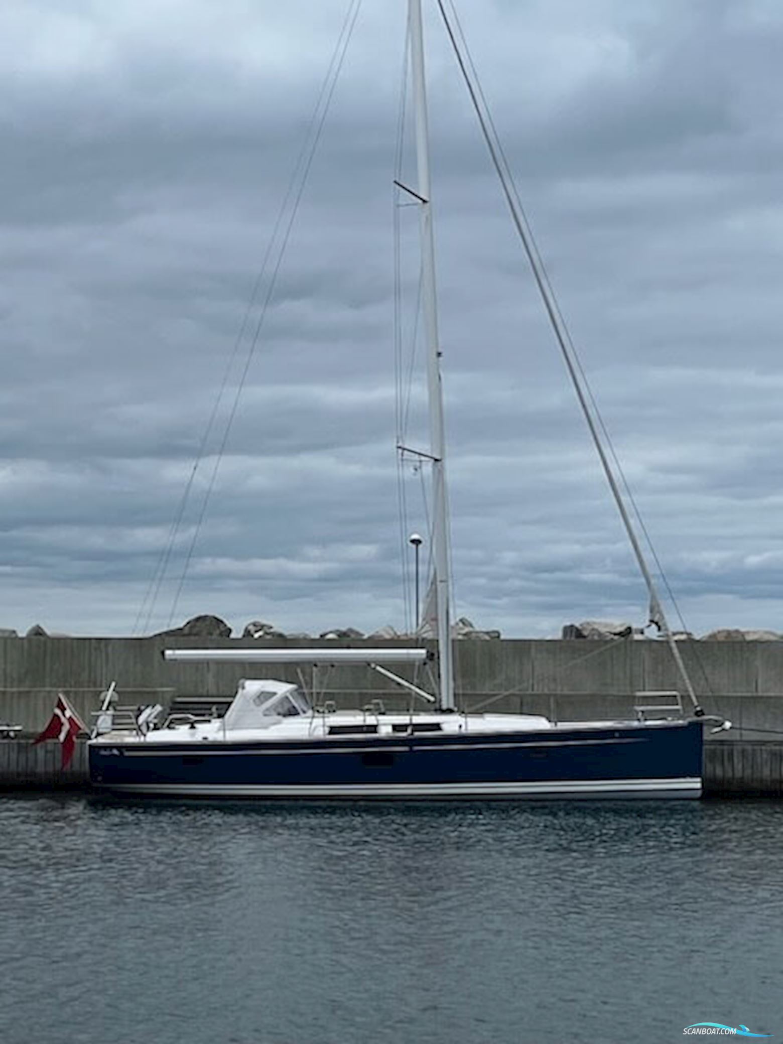 Hanse 455 "Queen B" - 2017