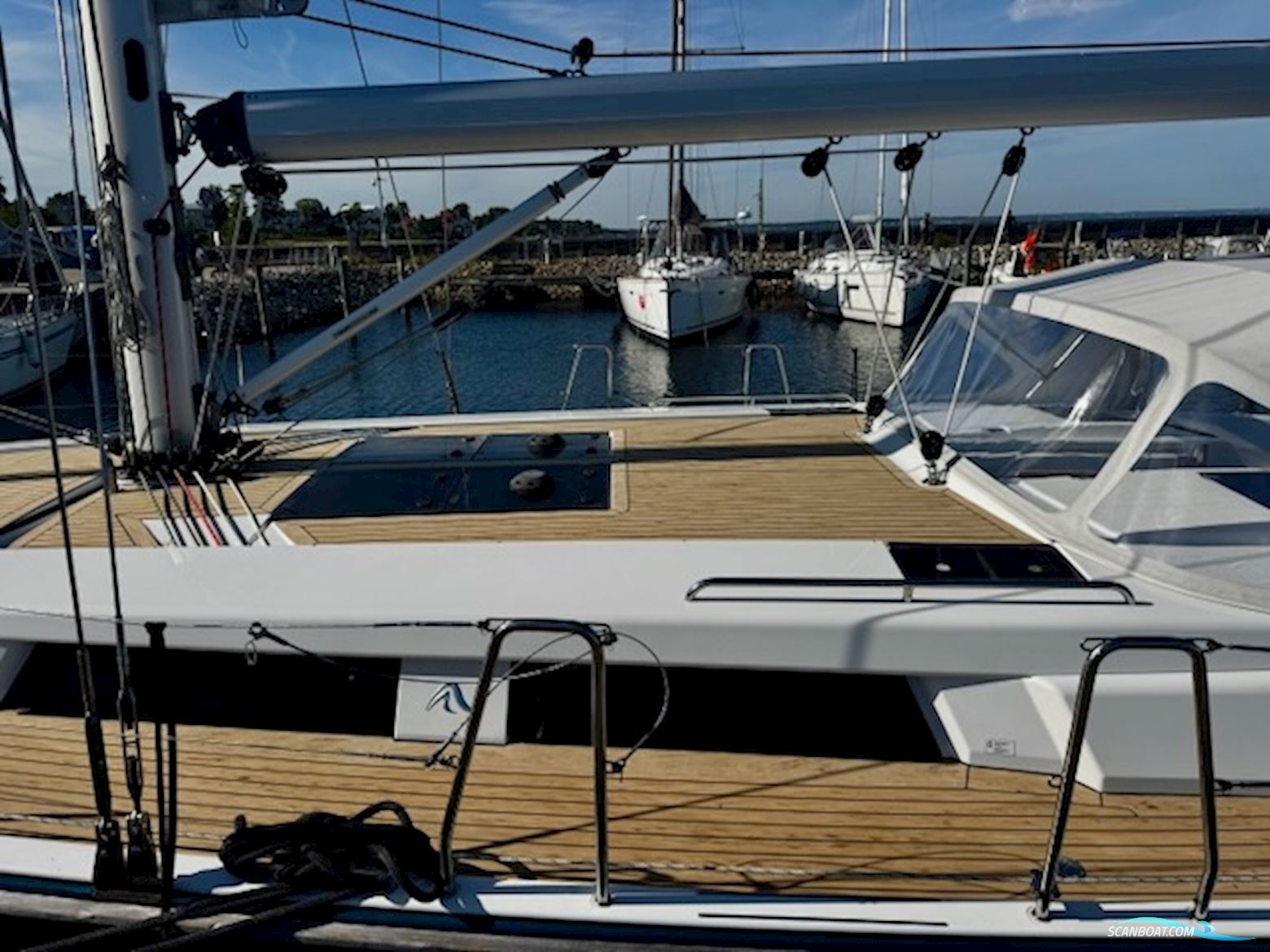 Hanse 455 "Queen B" - 2017