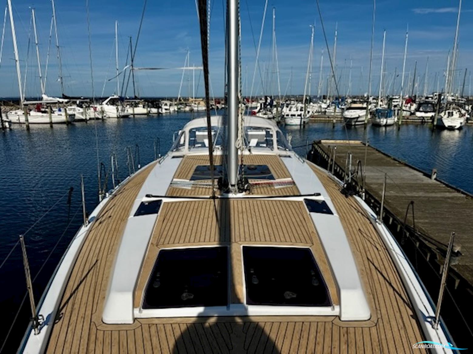 Hanse 455 "Queen B" - 2017