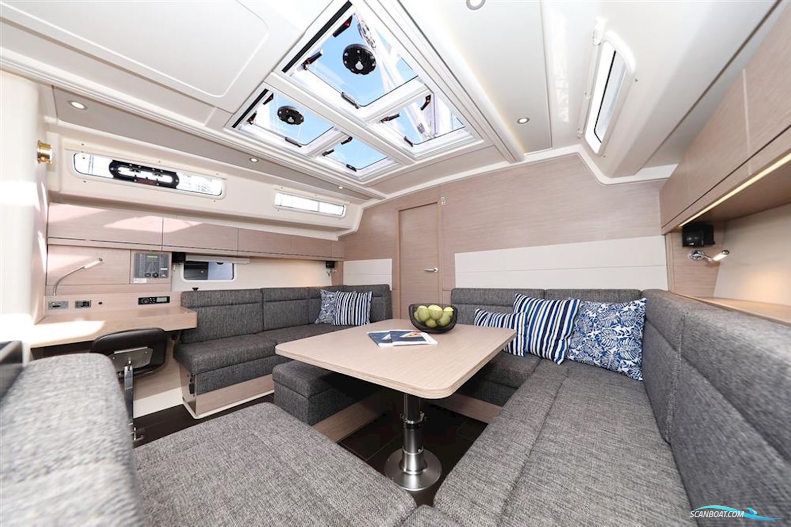 Hanse 458