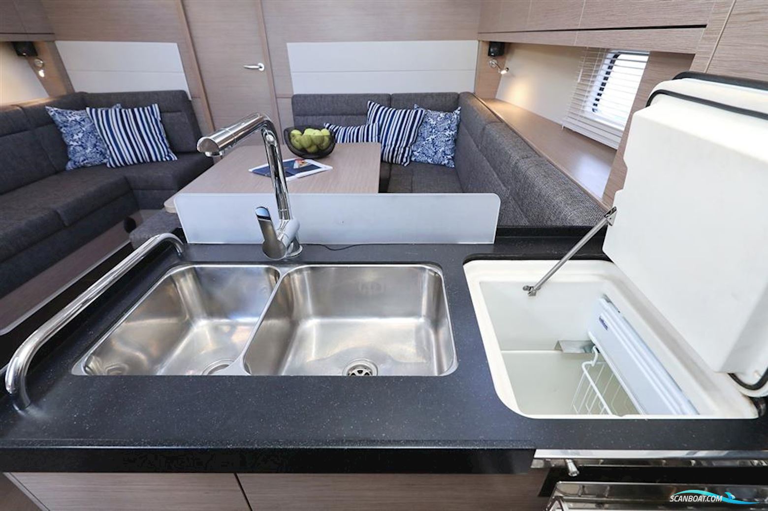 Hanse 458