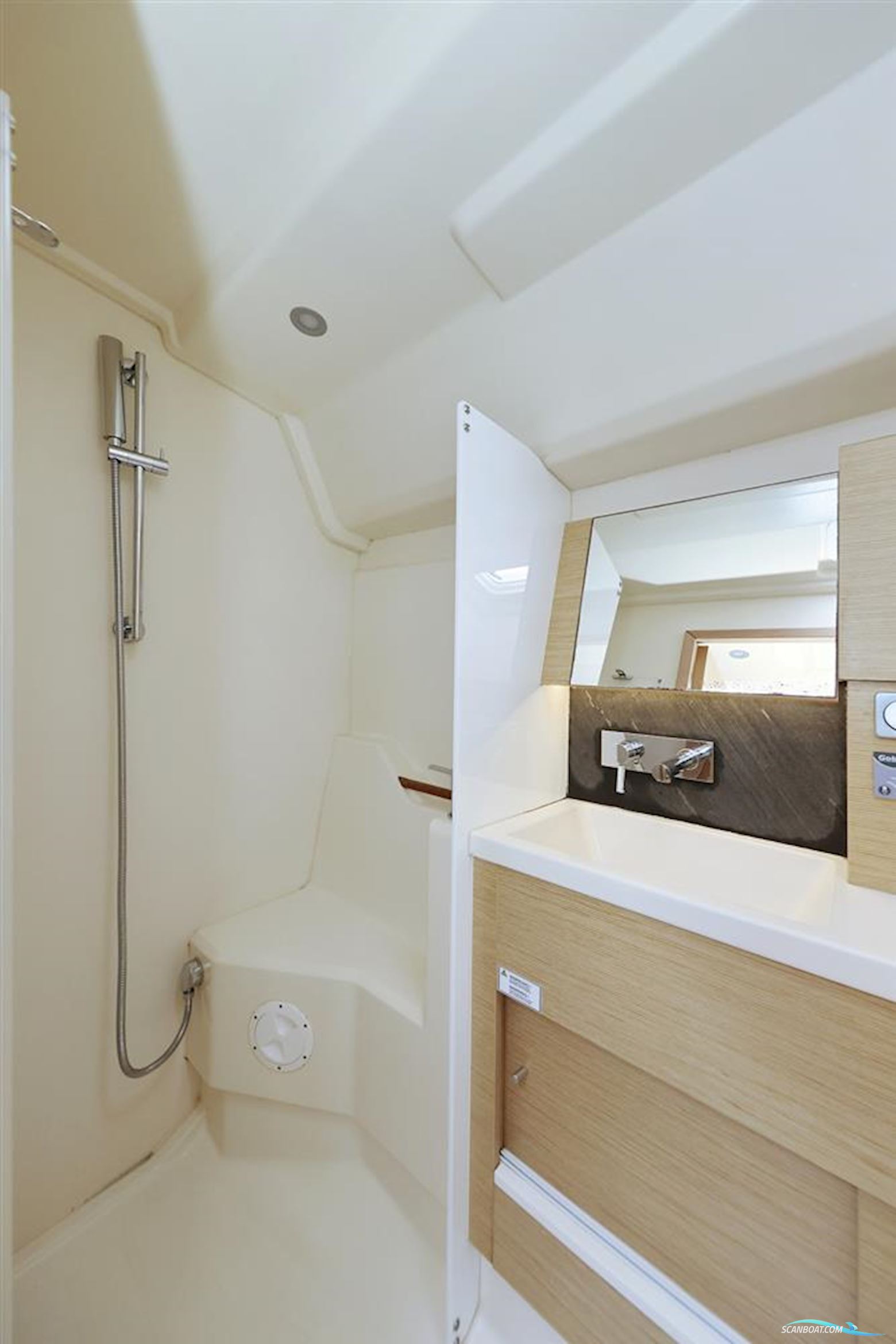 Hanse 458