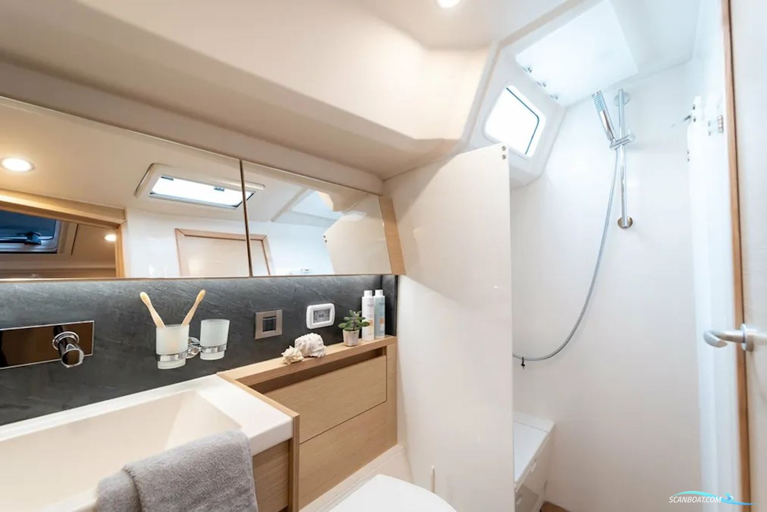 Hanse 508