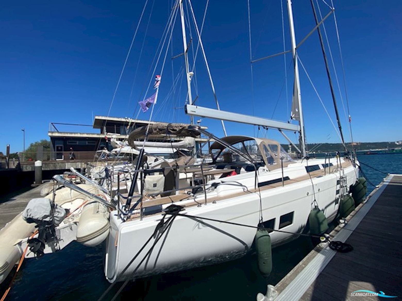Hanse 548