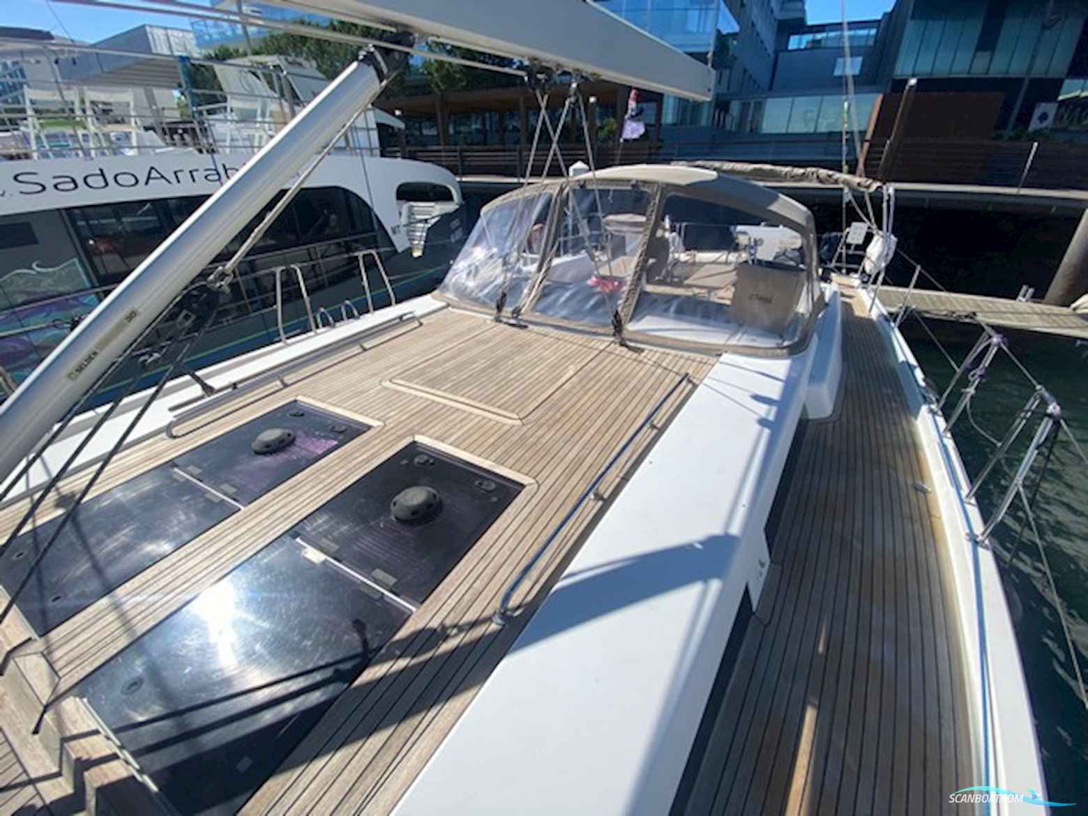 Hanse 548