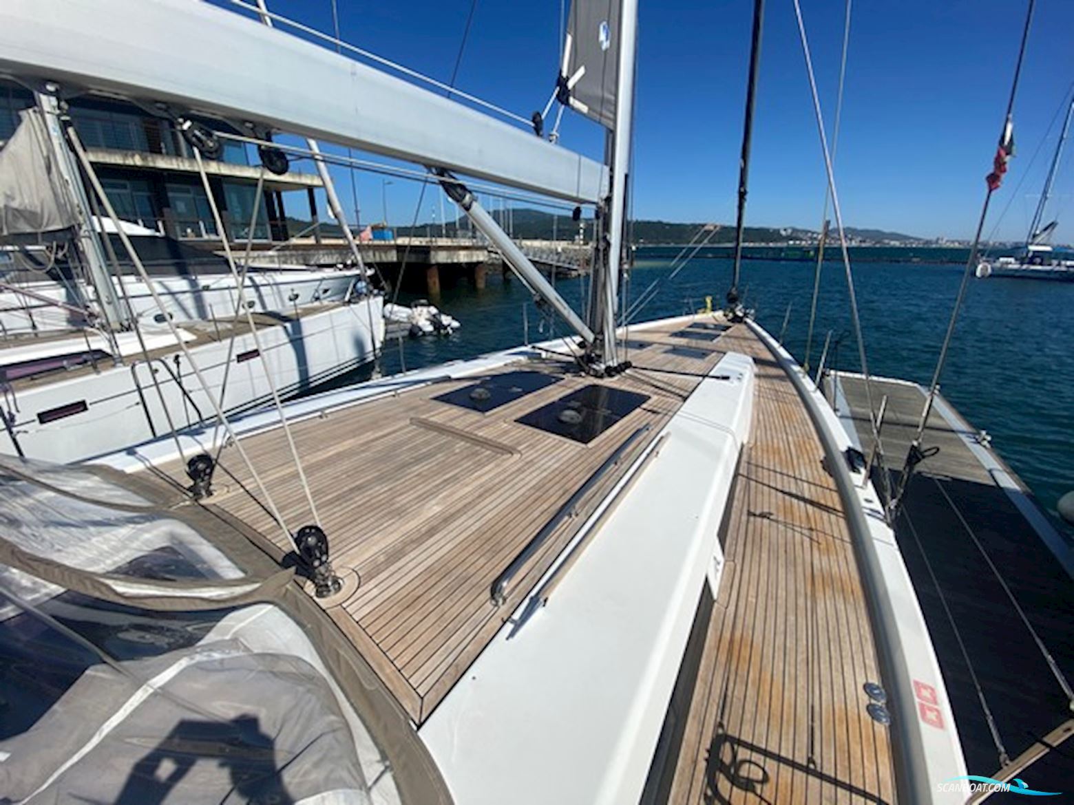 Hanse 548