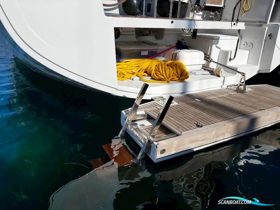 Hanse 548