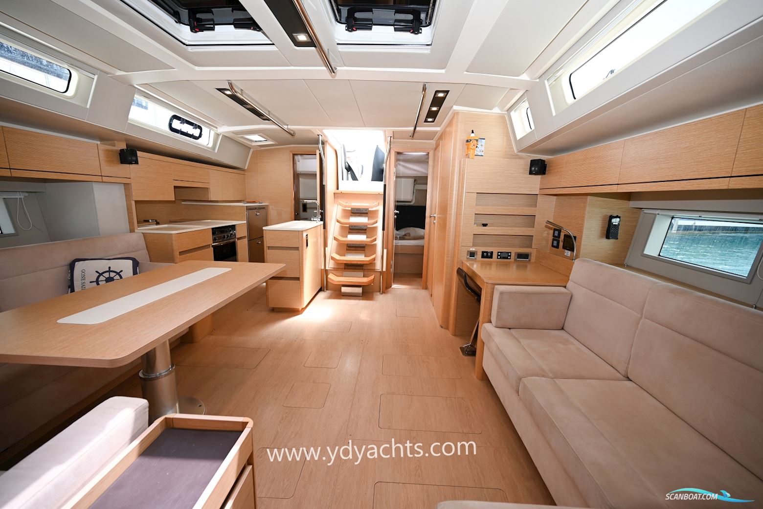 Hanse 548