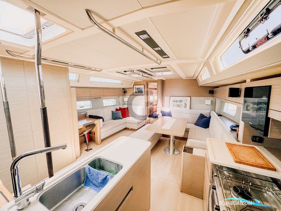Hanse 548
