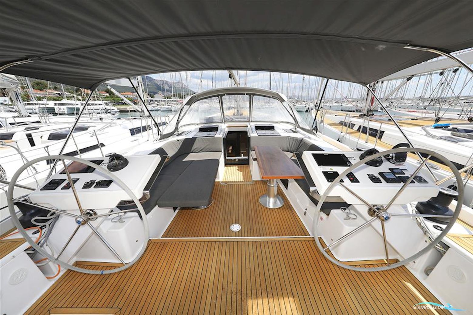 Hanse 588