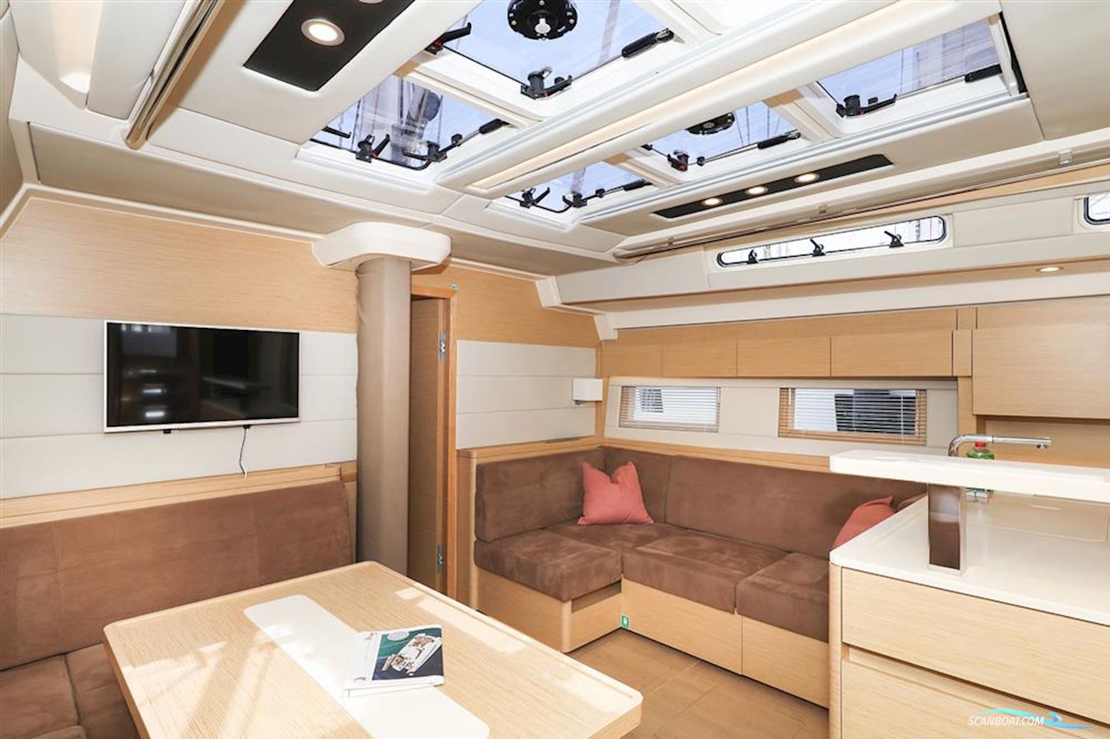 Hanse 588