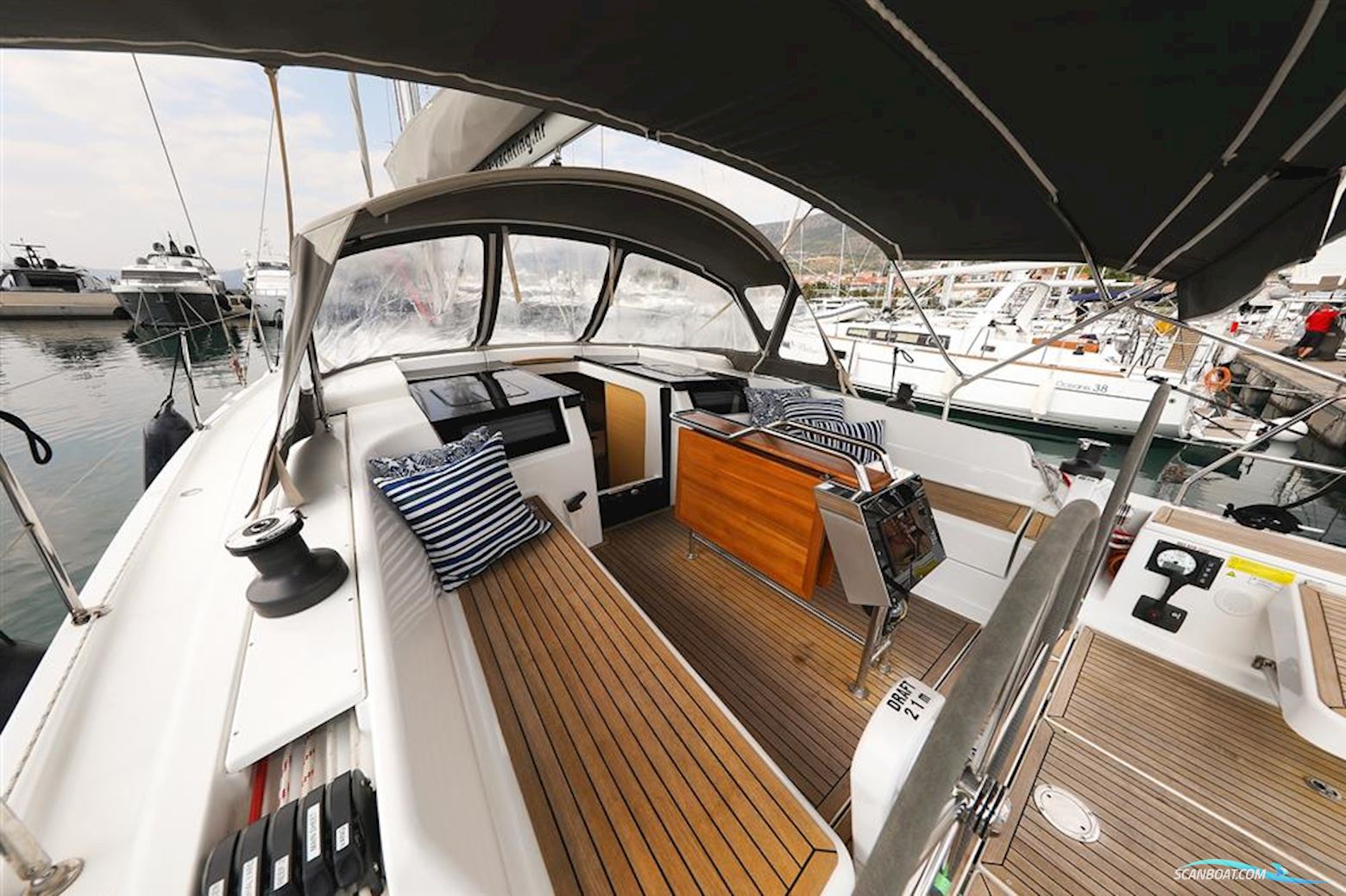Hanse Yachts 418