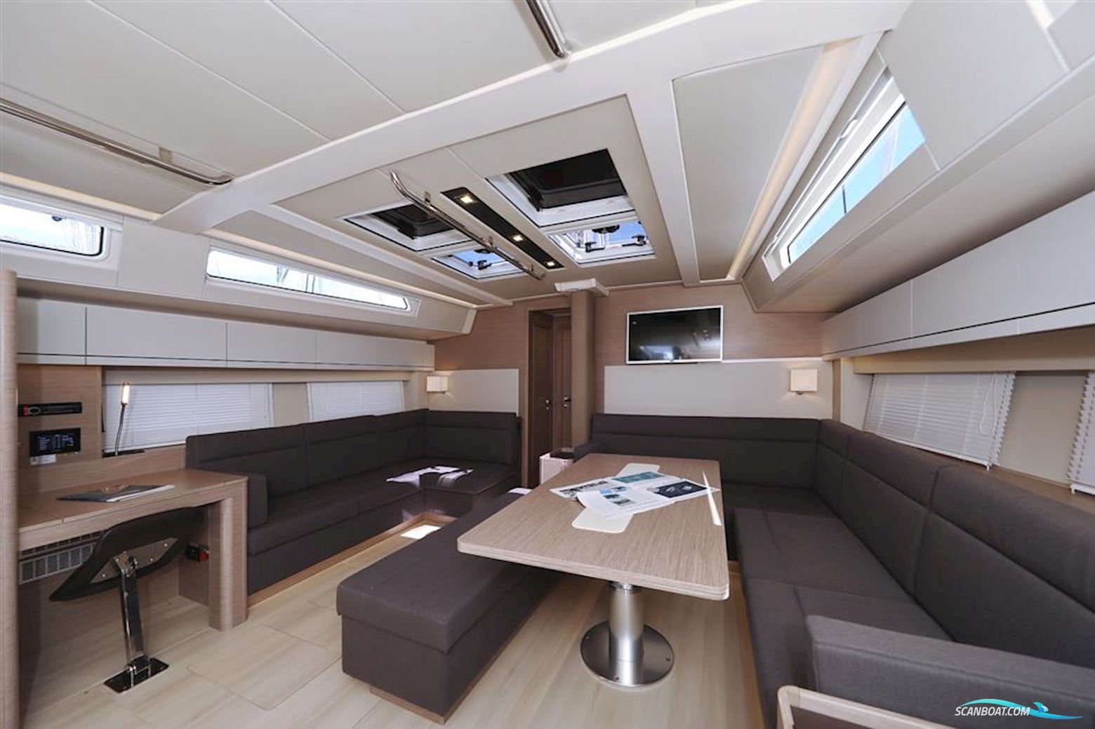 Hanse Yachts 548