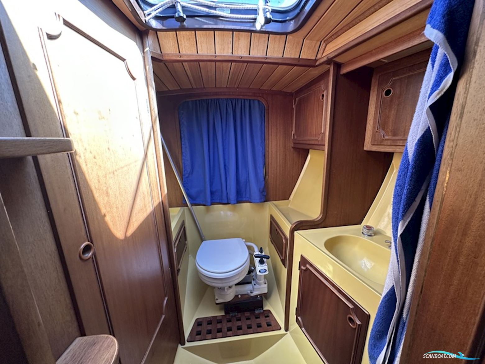 HELMSMAN 35